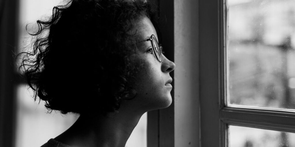 Könyvek, filmek és hangoskönyvek, amik kivezetnek a sötétségből, amikor semmi sem sikerül